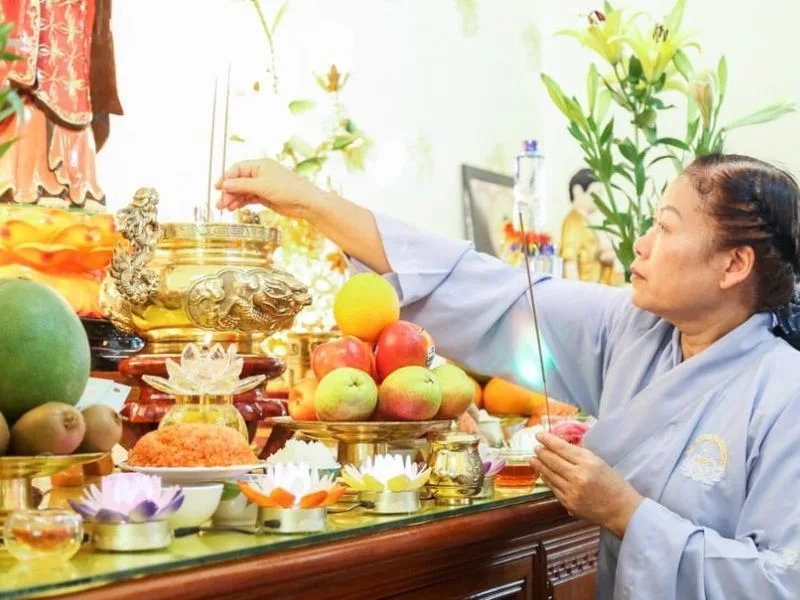 van khan gia tien ngay ram